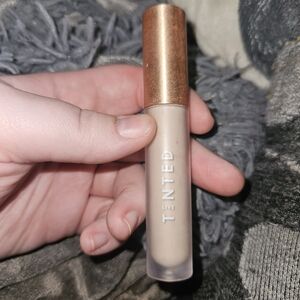 Live Tinted Concealer 20